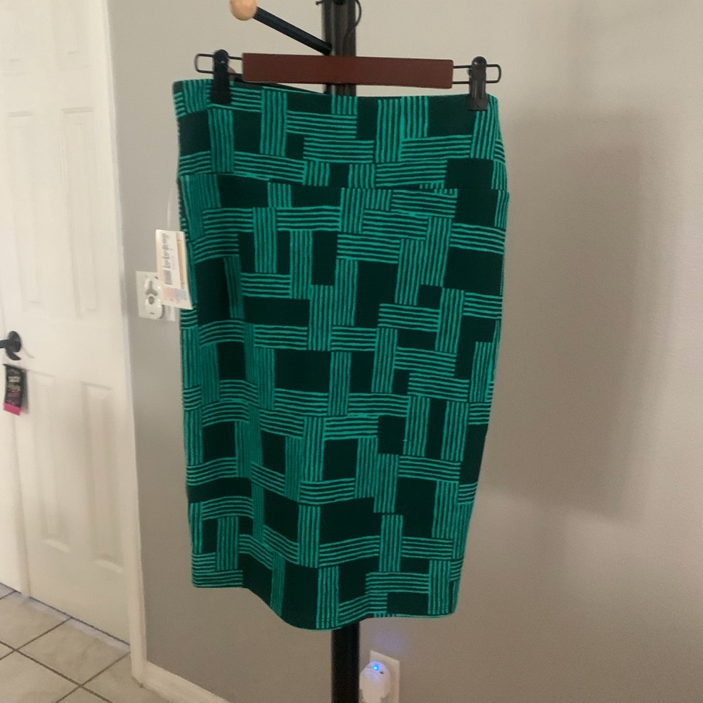 LulaRoe Cassie skirt